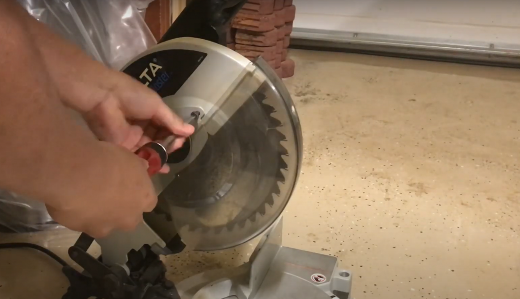 How To Change The Blade On A Delta Miter Saw (Easy Guide)
